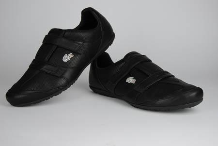 Foto zapato negro de piel con velcro