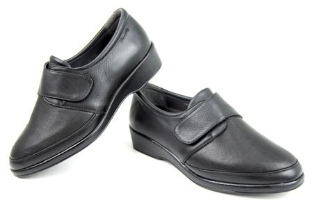 Foto zapato negro ortopédico con cuña antideslizante