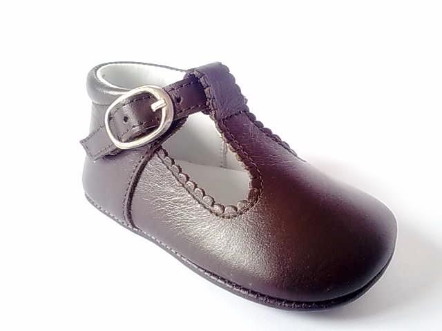 Foto Zapatos de bebé canastillas de hebilla marrón chocolate