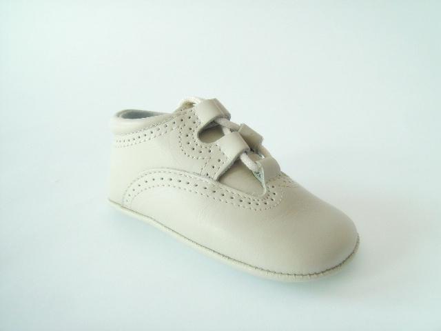 Foto Zapatos de bebé canastillas tipo inglesitos blancos