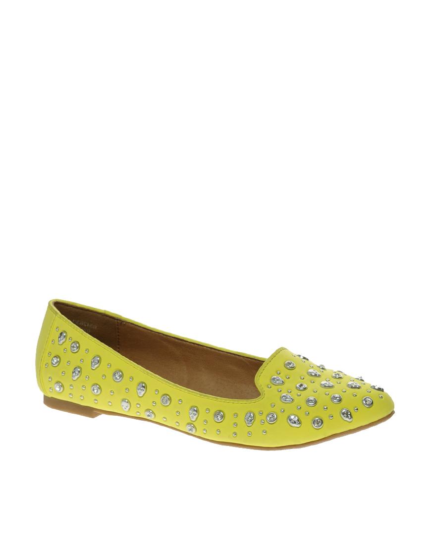 Foto Zapatos slippers amarillos con calaveras de River Island Amarillo