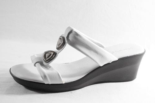 Foto Zuecos piel blancos