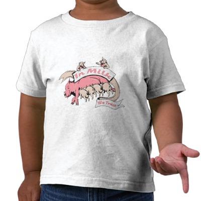 Foto ~ del cerdo de Momma en leche confiamos en el coch T-shirt foto 133863