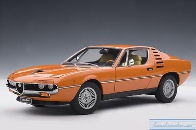 Foto 1:18, Alfa Romeo Montreal 1972 (orange). Autoart 70172