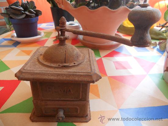 Foto antiquisimo molinillo de la marca elma , metalico y con los pomos foto 79317