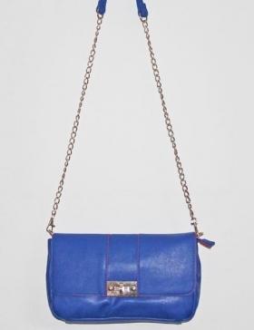 Foto Bolso azul con cadena