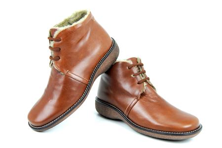 Foto bota de cuero marrón con pelo