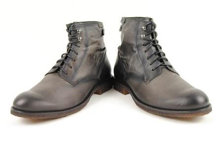 Foto bota militar de piel gris con cordones foto 877455