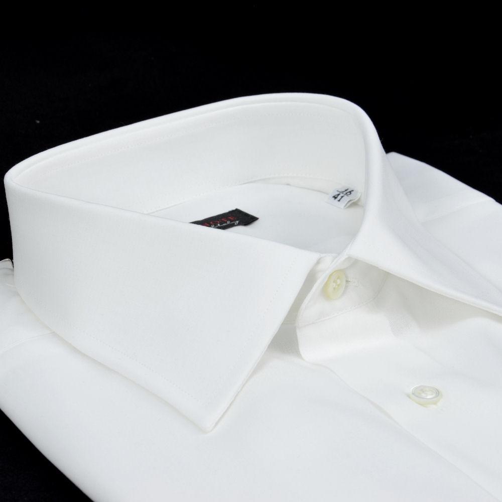 Foto Camisa color liso blanco algodón popelina doble torzal, cuello estilo italiano bajo, puño limado foto 447109