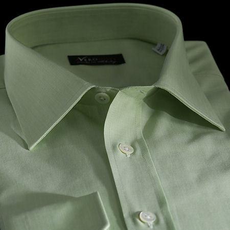 Foto Camisa color liso verde algodón tela doble torzal, cuello estilo italiano bajo, puño limado foto 394902