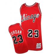 Foto Camiseta Mitchell & Ness Chicago Bulls Michael Jordan 1984-1985 Hardwood Classics Authentic Road foto 532503