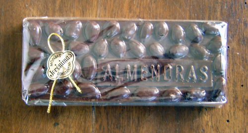 Foto Chocolate con almendras 300 gr.