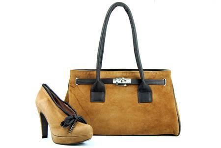 Foto CONJUNTO DE ZAPATO Y BOLSO DE ANTE CAMEL foto 919474