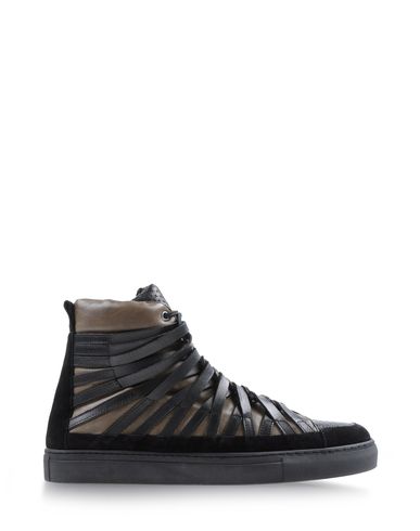 Foto damir doma sneakers abotinadas
 foto 973671