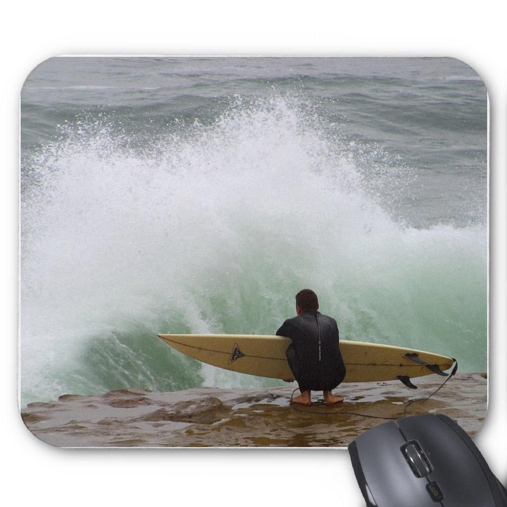 Foto El practicar surf de la persona que practica surf Tapetes De Ratón foto 709461
