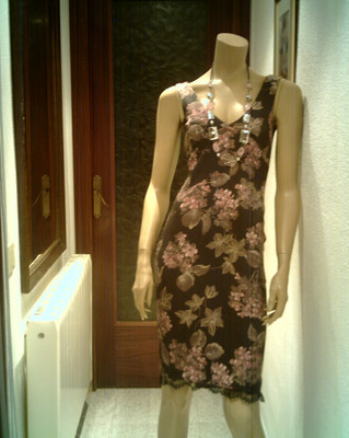 Foto ��� Vestido De Zara Woman Talla S Color ,estampado Flores Marron foto 1086