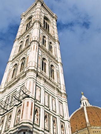 Foto Lámina fotográfica Campanile Di Giotto and the Cathedral of Santa Maria Del Fiore, UNESCO World Heritage Site, Florenc de Nico Tondini, 61x46 in. foto 790927