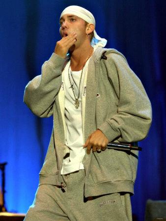 Foto Lámina fotográfica Eminem Singing on Stage at the Gig on the Green Festival at Glasgow Green, August 2001, 61x46 in. foto 963616