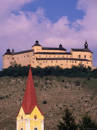 Foto Lámina fotográfica Krasna Horka Castle, Krasnohorske Podhradie, Near Roznava, Slovakia de Witold Skrypczak, 61x46 in. foto 938620