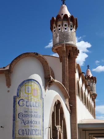 Foto Lámina fotográfica The Gandesa Cooperative Wine Cellar, Gandesa, Priorat, Tarragona, Spain de Manuel Cohen, 61x46 in. foto 844855