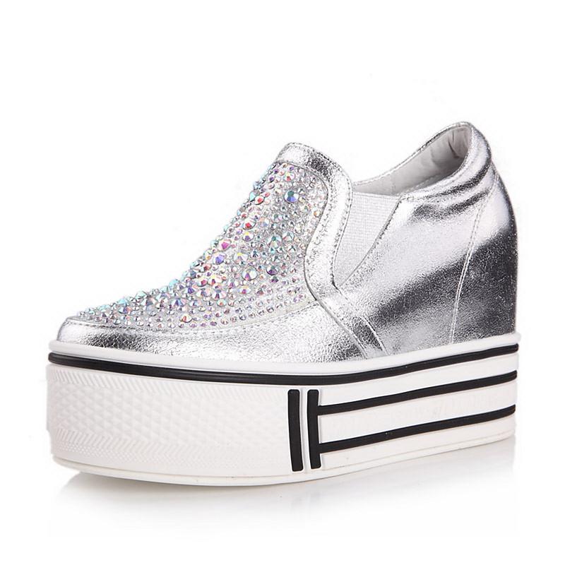 Foto la plataforma del cuero zapatillas específicas talón con los zapatos ocasionales del rhinestone (más colores) foto 876086