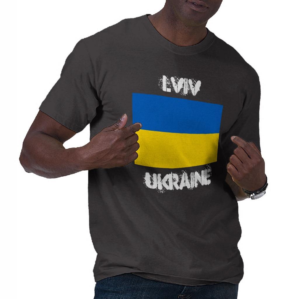 Foto Lviv, Ucrania con la bandera ucraniana Camisetas foto 856604