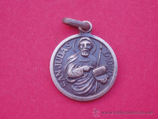 Foto medalla antigua de san judas tadeo patrón de casos difíciles foto 890379