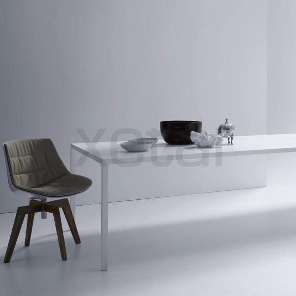 Foto Mesa Tense de muebles MDF Italia.