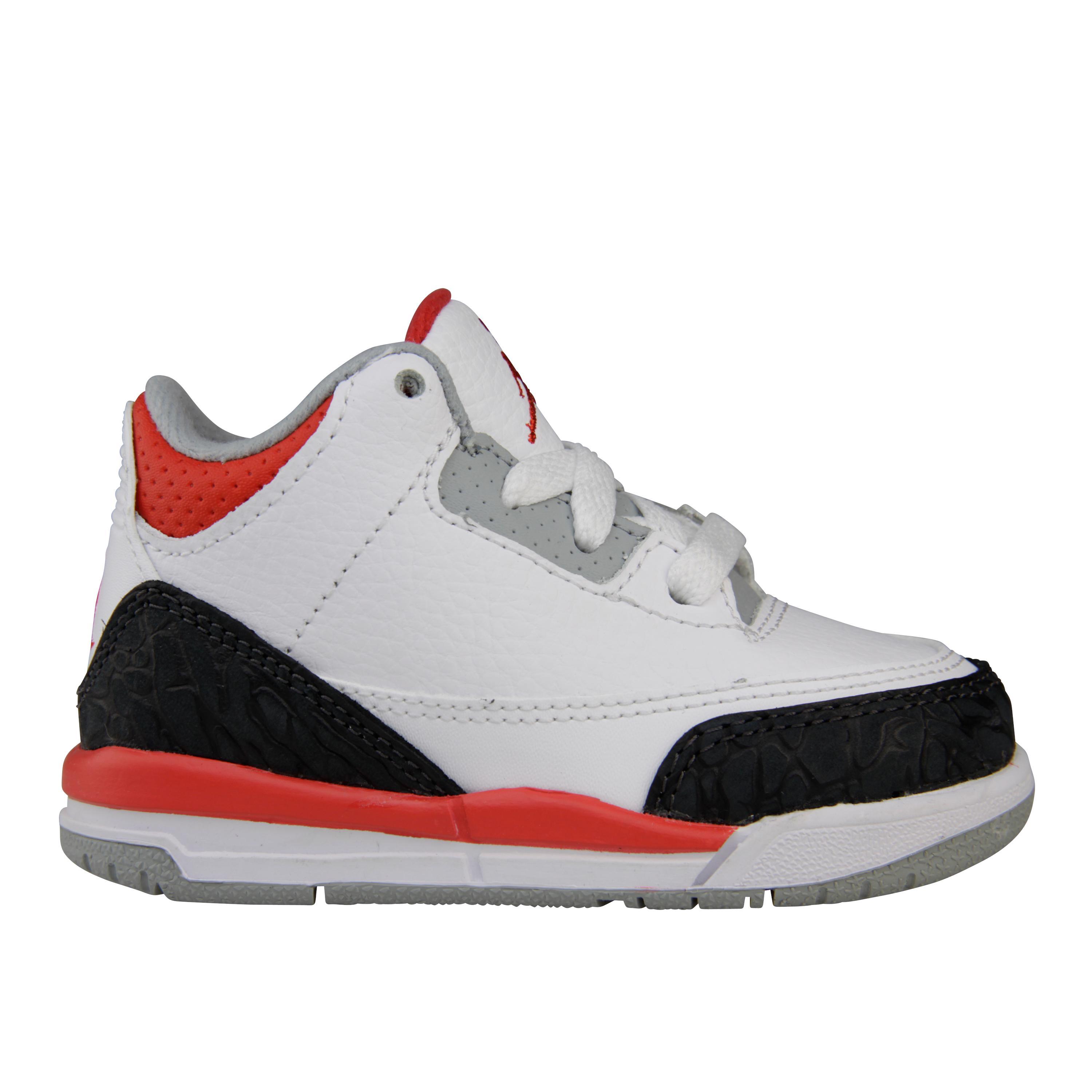 Foto Nike Air Jordan 3 Retro foto 763185