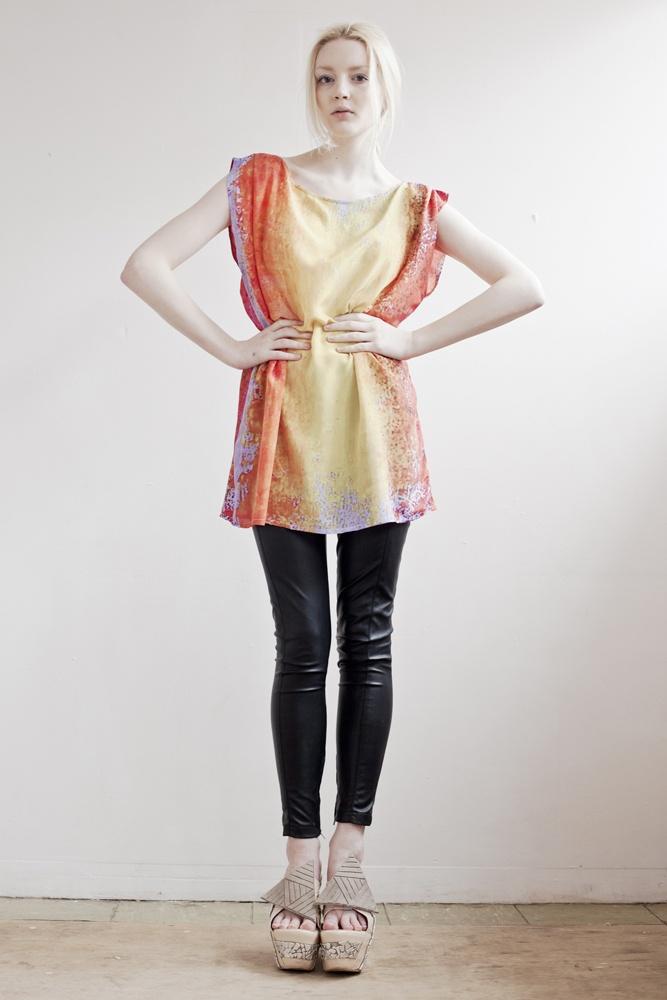 Foto Orange Yellow Painted Shirt