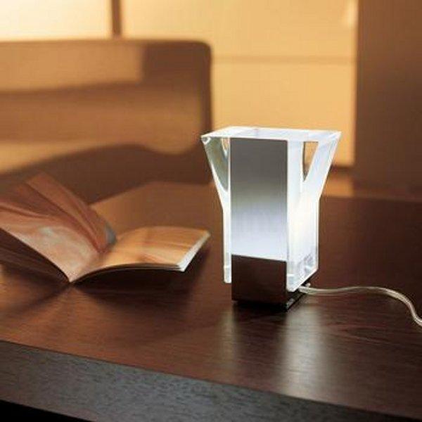 Foto Oty Light Borg T table lamp