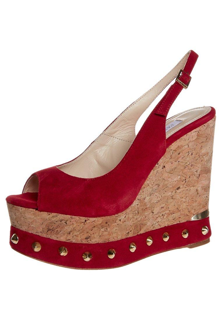 Foto Paloma Barceló Peeptoes rojo