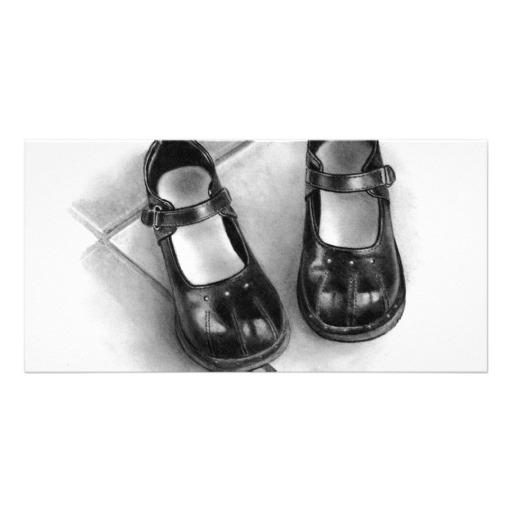 Foto Pequeños Zapatos Negros: Arte Del Lápiz: Realismo Tarjetas... foto 405925