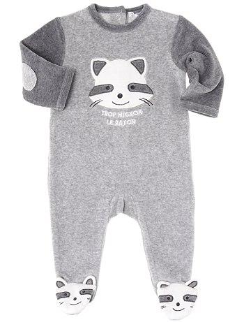 Foto Pijama de terciopelo bordado