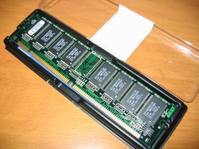 Foto Pny Europe Pc66 Sdr Sdram 32 Mb Dimm 168 Contactos 64403asem4g17t foto 714033