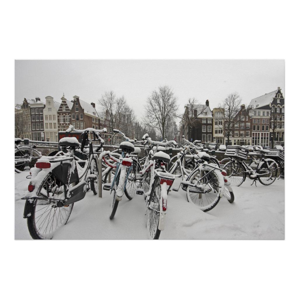 Foto Porciones de bicicletas en invierno en Amsterdam N Posters foto 735260