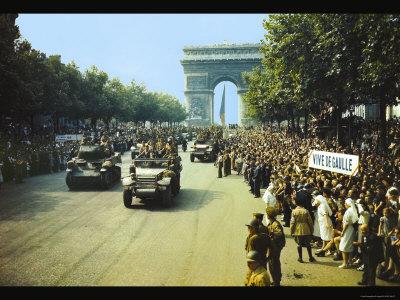 Foto Premium Poster Crowds of French Patriots Line the Champ Elysess de Jack Downey, 61x46 in. foto 944003