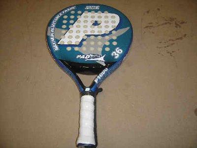 Foto raqueta de padel moya p1000