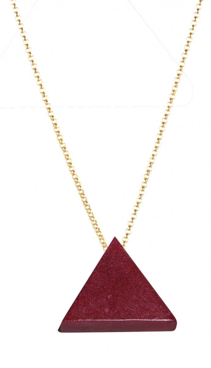 Foto Resin triangle in magenta with slightly sparkly finish foto 148616