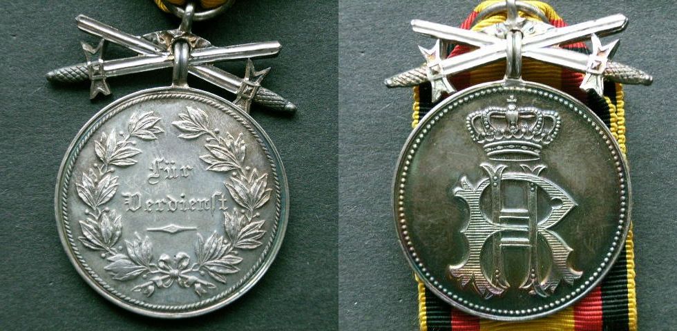 Foto Reuss Silberne Verdienstmedaille mit Schwertern 1909-18 foto 677032