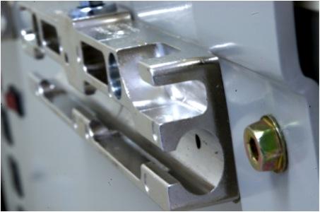 Foto Secure Laptop Cart to wall