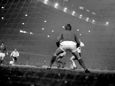 Foto Sport. Football. Manchester Utd. V.Derby County. Action from the Match. December 1969 - Laminas foto 532813