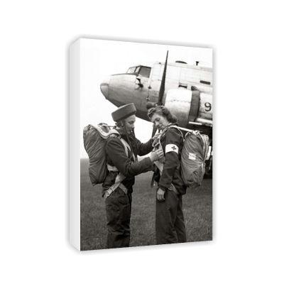 Foto Two members of the Flying Sisters, a new.. - Art Canvas foto 609795
