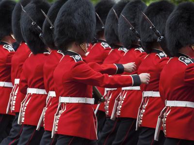 Foto United Kingdom, England, London, the Mall, Trooping of the Colour, Solders/Guards, Jane Sweeney - Laminas foto 504148