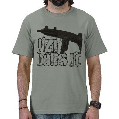 Foto Uzi dispara contra la camiseta de la camisa el | U foto 332229
