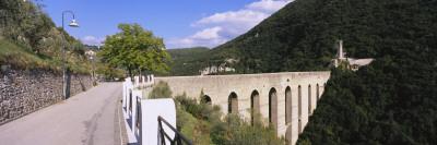 Foto Vinilos decorativos Bridge Across a Valley, Apennines, Festival Dei Due Mondi, Spoleto, Perugia, Umbria, Italy de Panoramic Images, 183x61 in. foto 970127