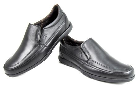 Foto zapato de piel negro con elásticos y pespuntes foto 930789