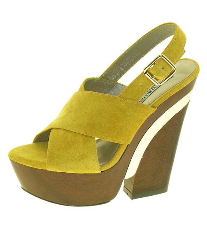 Foto Zapato plataforma y tacón madera